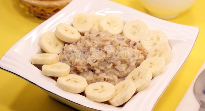 Овсяная каша с бананом