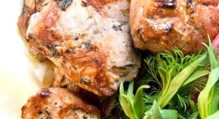 Говяжьи шашлыки в песто из кинзы