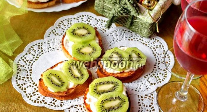 Бутерброды с киви и чесноком