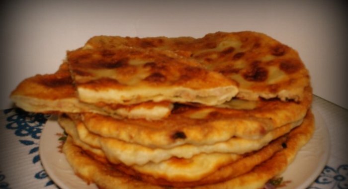 Хычины с фаршем и зеленью