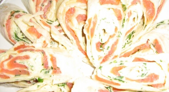 Рулетики с красной рыбой Морской бриз