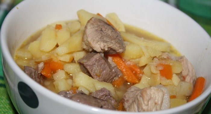 Рагу со свининой, говядиной, картофелем и репой