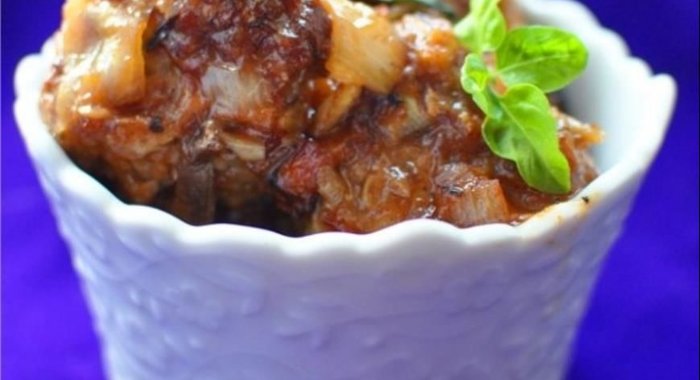 Тефтели запеченные в баклажанном соусе