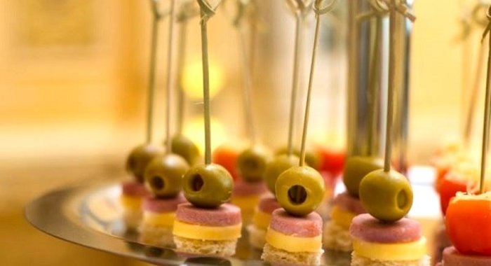 Канапе с сыром и ветчиной