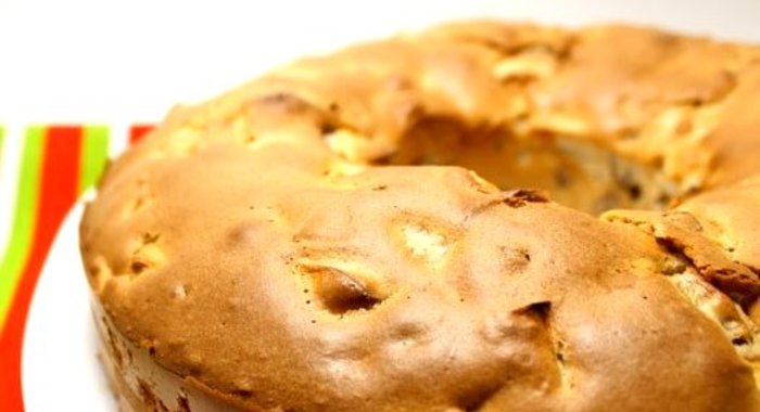 Шарлотка с вареньем