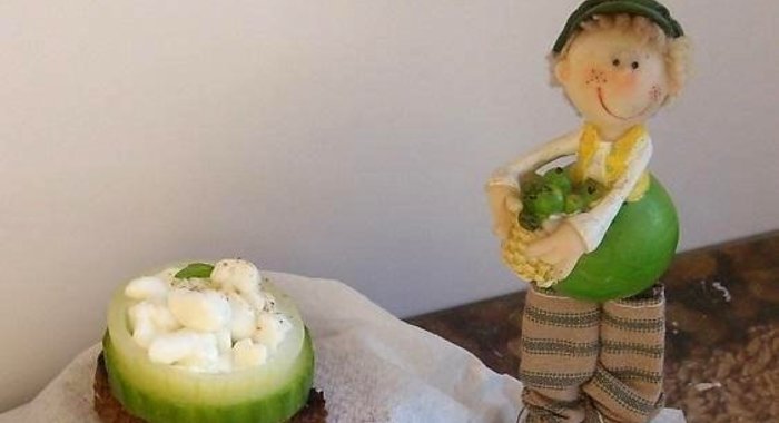 Творожные бутерброды на свежем огурце