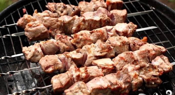 Шашлык из свинины с помидорами