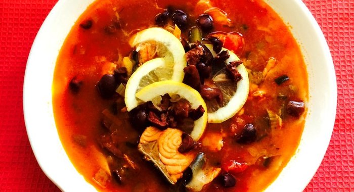 Рыбная солянка из трех видов лососевых