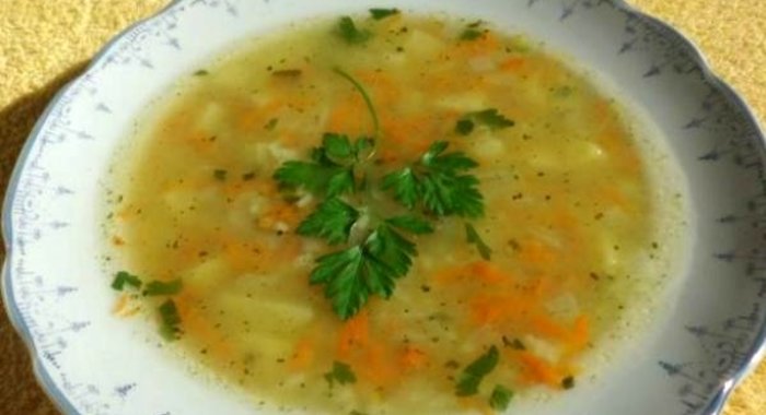 Суп рисовый на курином бульоне