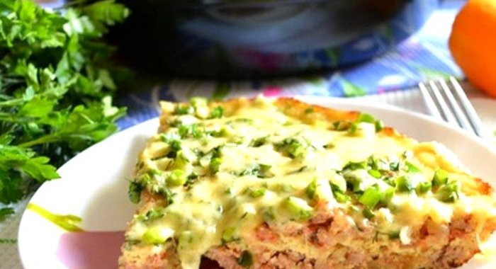 Омлет с фаршем на сковороде