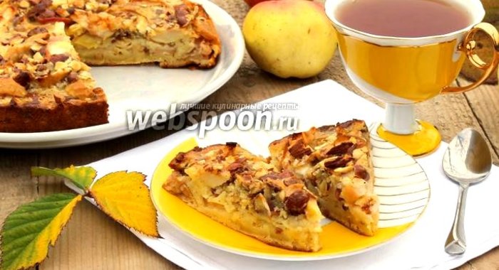 Шарлотка на сгущённом молоке