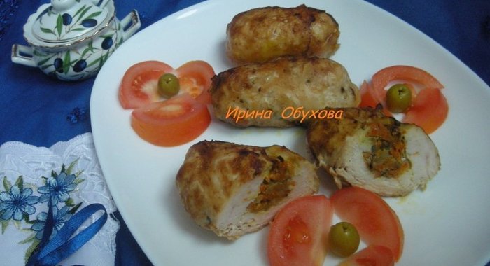 Рулетики из куриного филе в свиной сетке