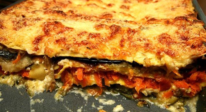 Лазанья с баклажанами, песто, фундуком и петрушкой