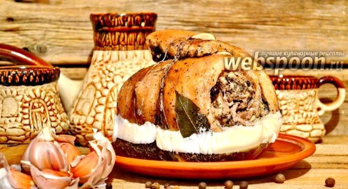 Свиной рулет из брюшины вареный