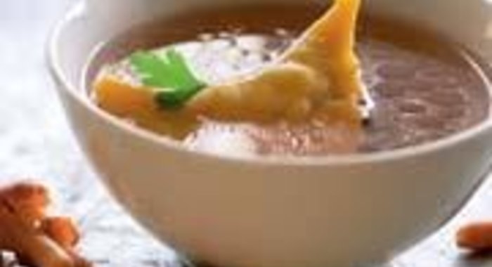 Бульон с ушками из лесных грибов