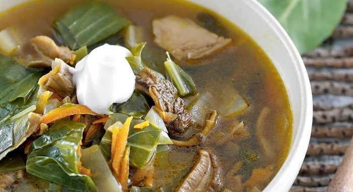 Щи из капустной рассады с грибами