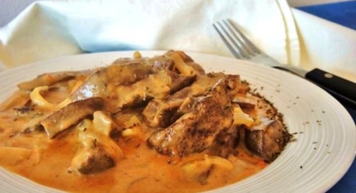 Гуляш из печени говяжьей