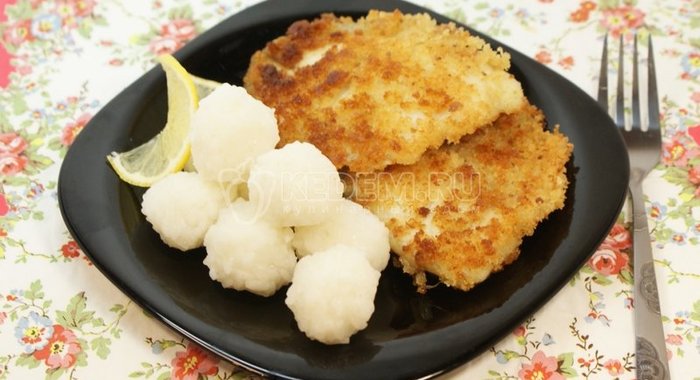 Мороженое с фруктовым ассорти