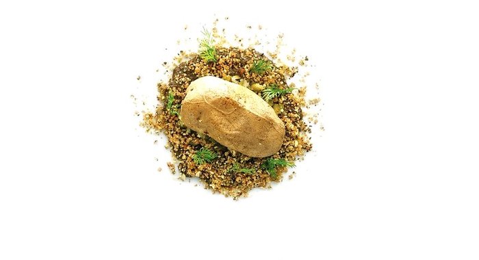 Картофель с кремом и землей из подосиновиков