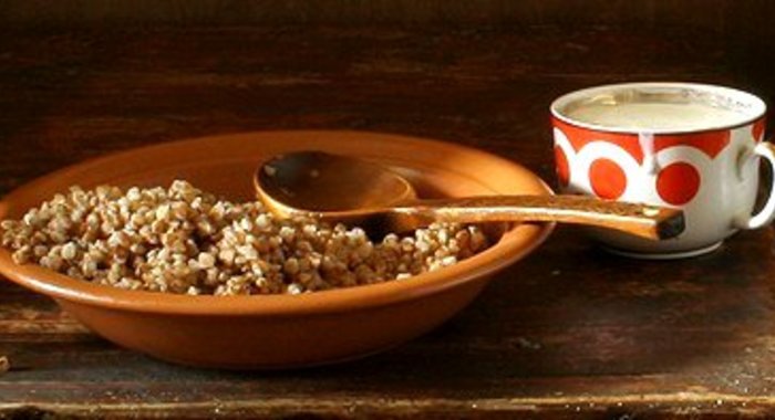 Гречневая каша с имбирным молоком и корицей