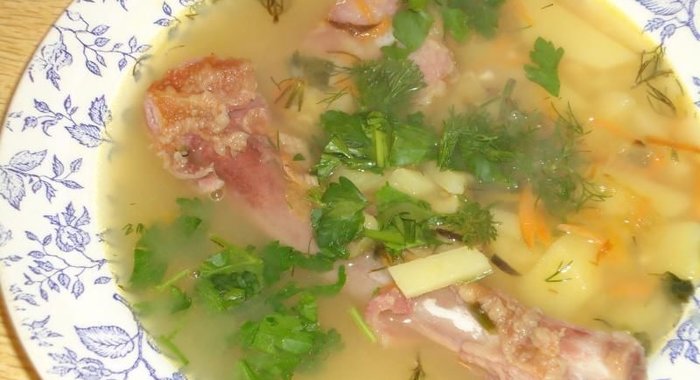 Гороховый суп с копченостями классический