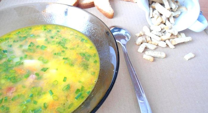 гороховый суп c копченой колбасой