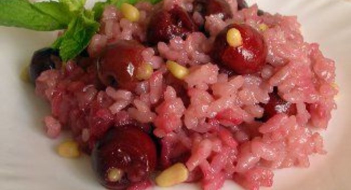 Ризотто с вишней и кедровыми орешками