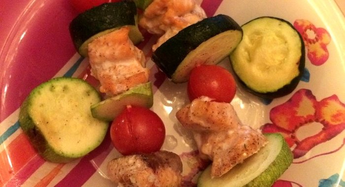 Шашлык из форели с цукини и кабачком