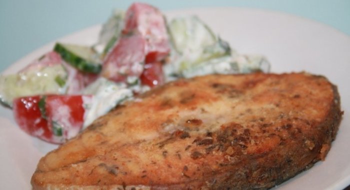 Ароматные жареные стейки лосося