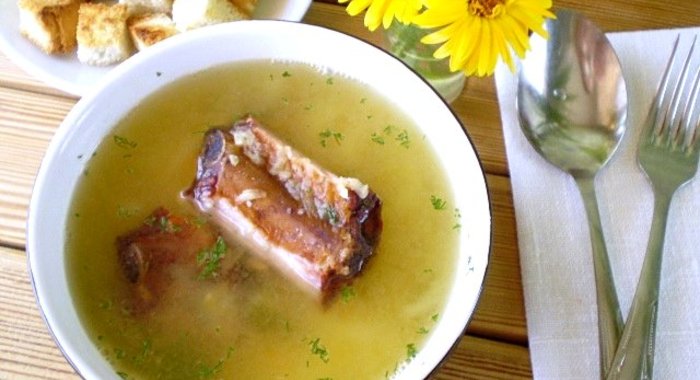 Гороховый суп с копченостями в мультиварке