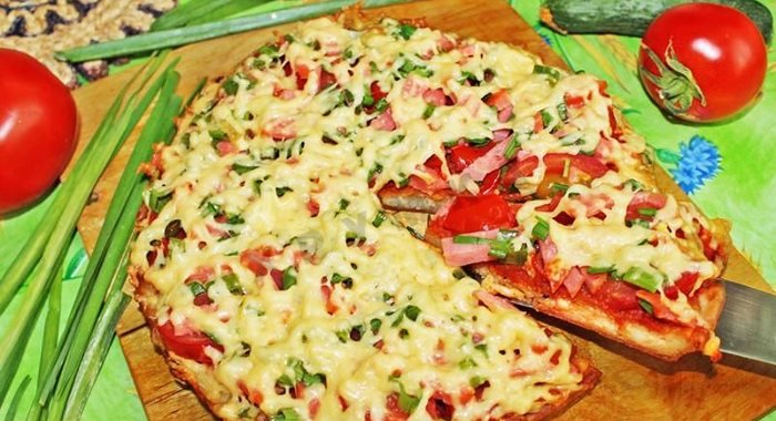 Быстрая пицца на кефире без сметаны на сковороде