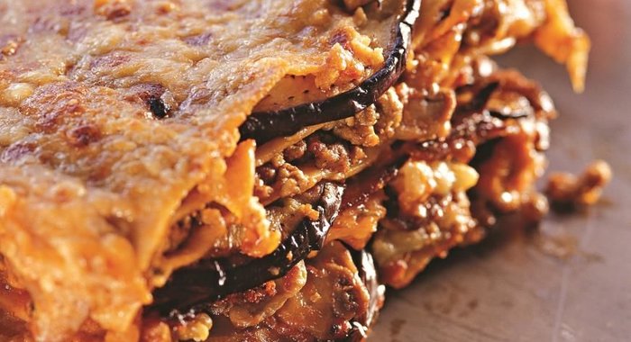 Лазанья с овощами, грибами и мясом