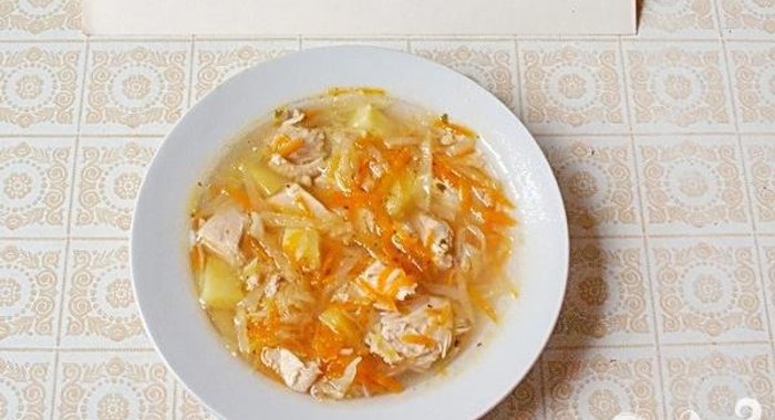 Диетические щи с сельдереем и свежей капустой