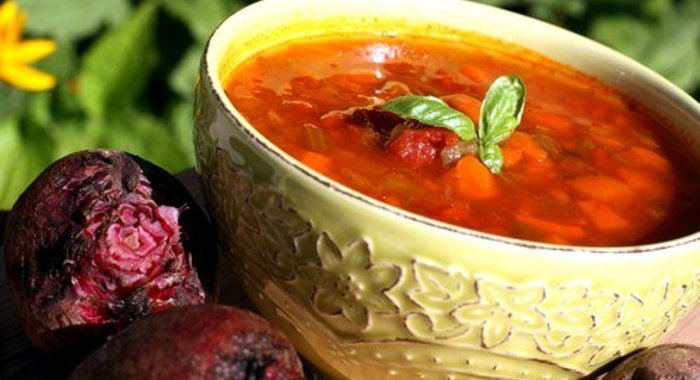 Борщ с копченой грудинкой по‑литовски