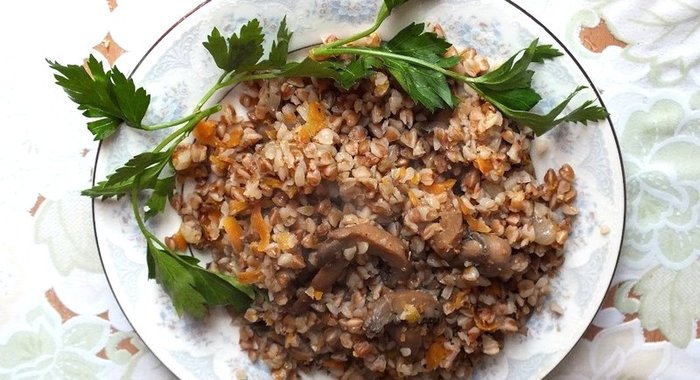 Постная гречка с грибами