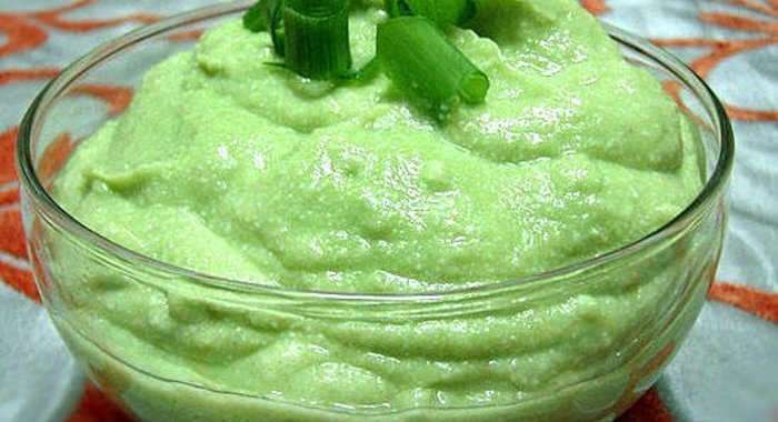 Зеленый мусс из авокадо