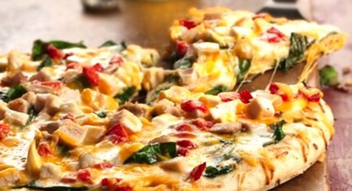 Пицца с креветками и курицей