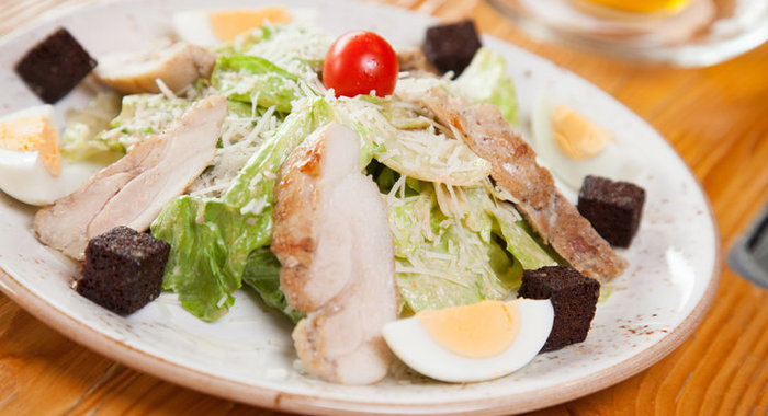 Салат «Цезарь» с курицей