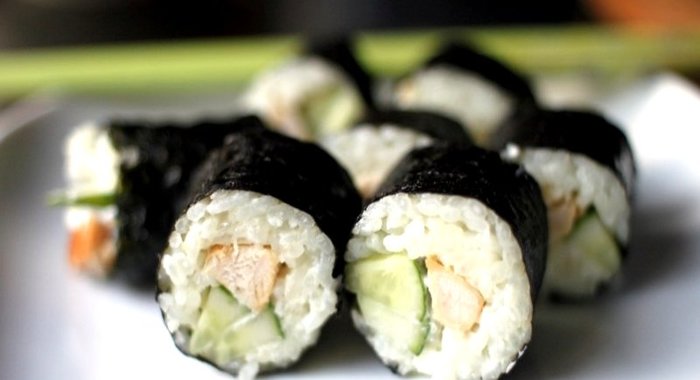 Роллы с копченой курицей