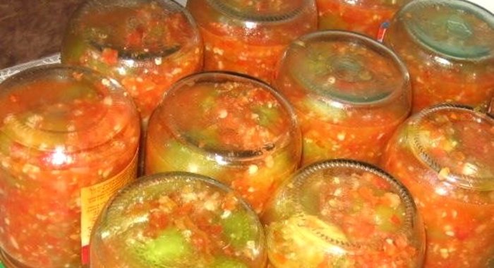 Аджика из зеленых помидоров сырая