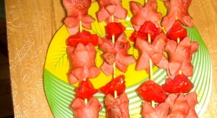 Шашлык из сосисок