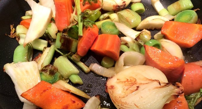 Рыбный бульон из головизны красной рыбы