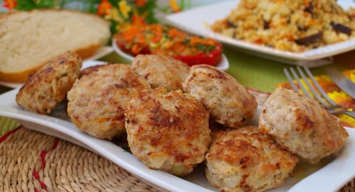 Котлеты из индюшиного фарша с кус-кусом