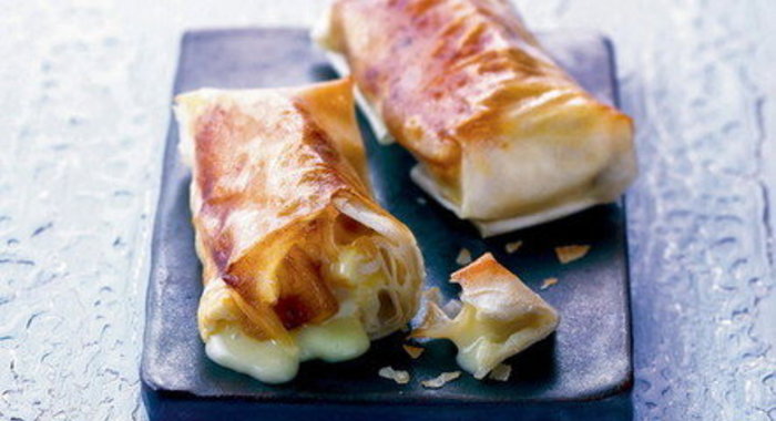 Блинчики с домашней колбасой и яблоками