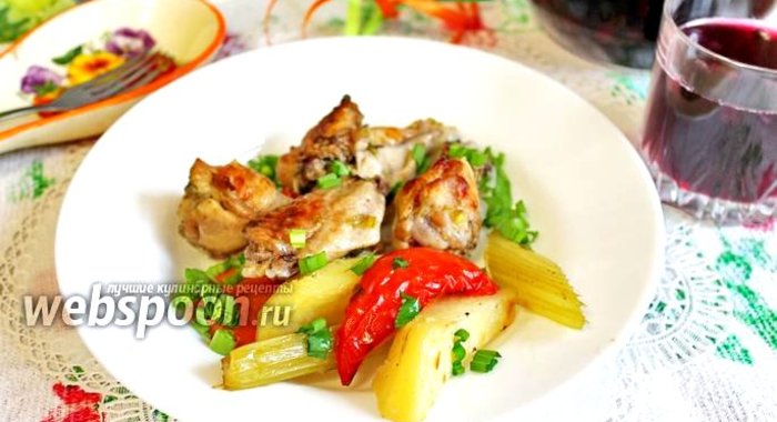 Жаркое с курицей и овощами в духовке