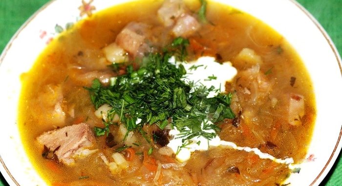 Щи из кислой капусты в мультиварке