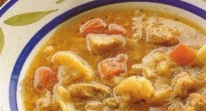 Бульон с курицей и макаронами