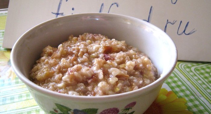 Каша из хлопьев 5 злаков с финиками