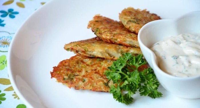 Овощные оладьи из топинамбура