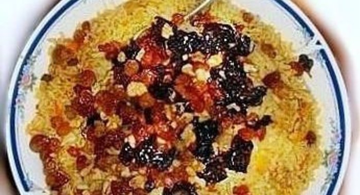 Плов с черносливом и сухофруктами